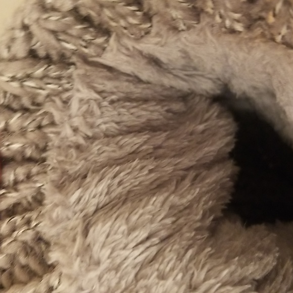 C.C. Beanie Hat with fluffy ball on top - Picture 6 of 7